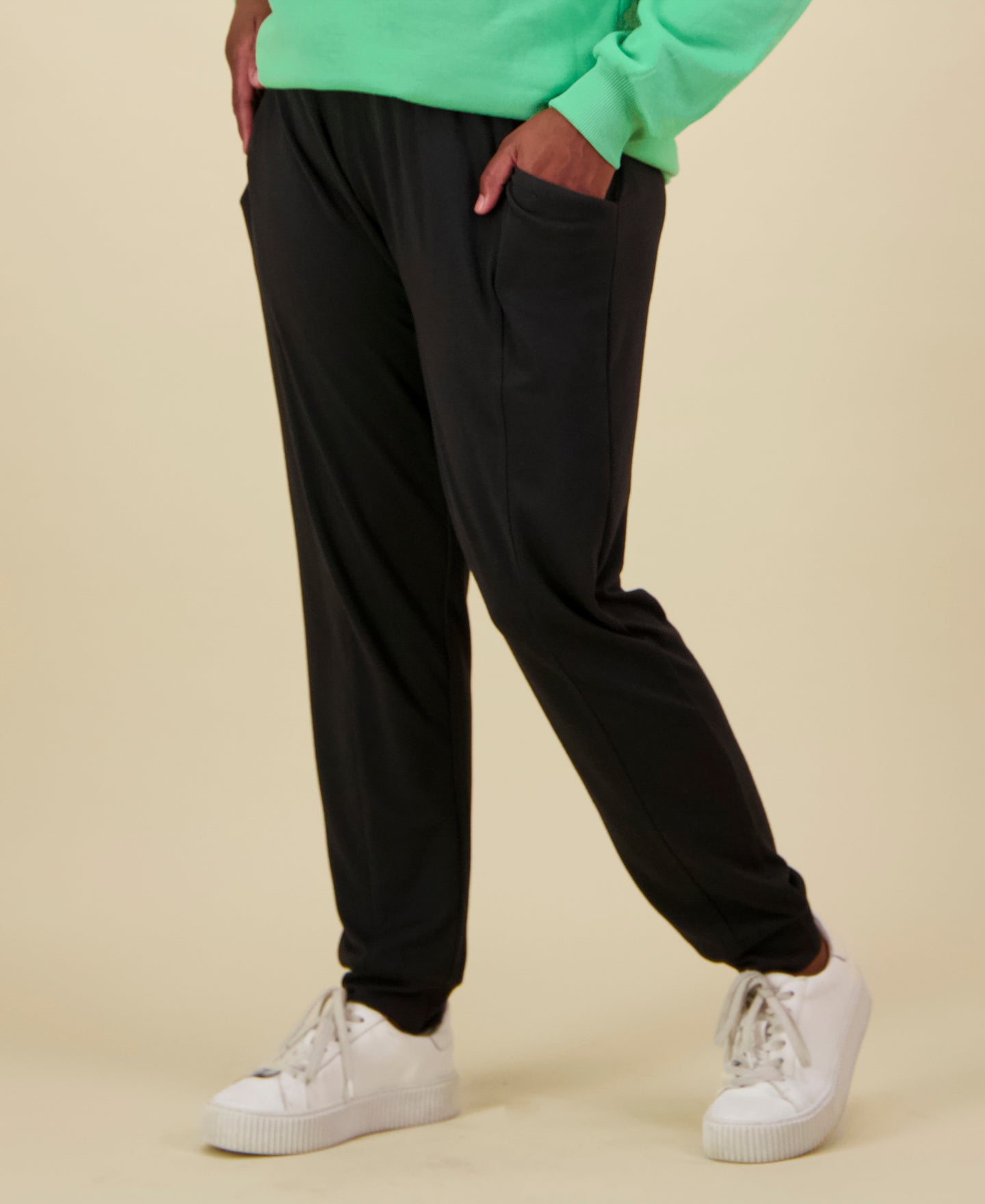 Women's Knit Dropped Crotch Jogger in Black