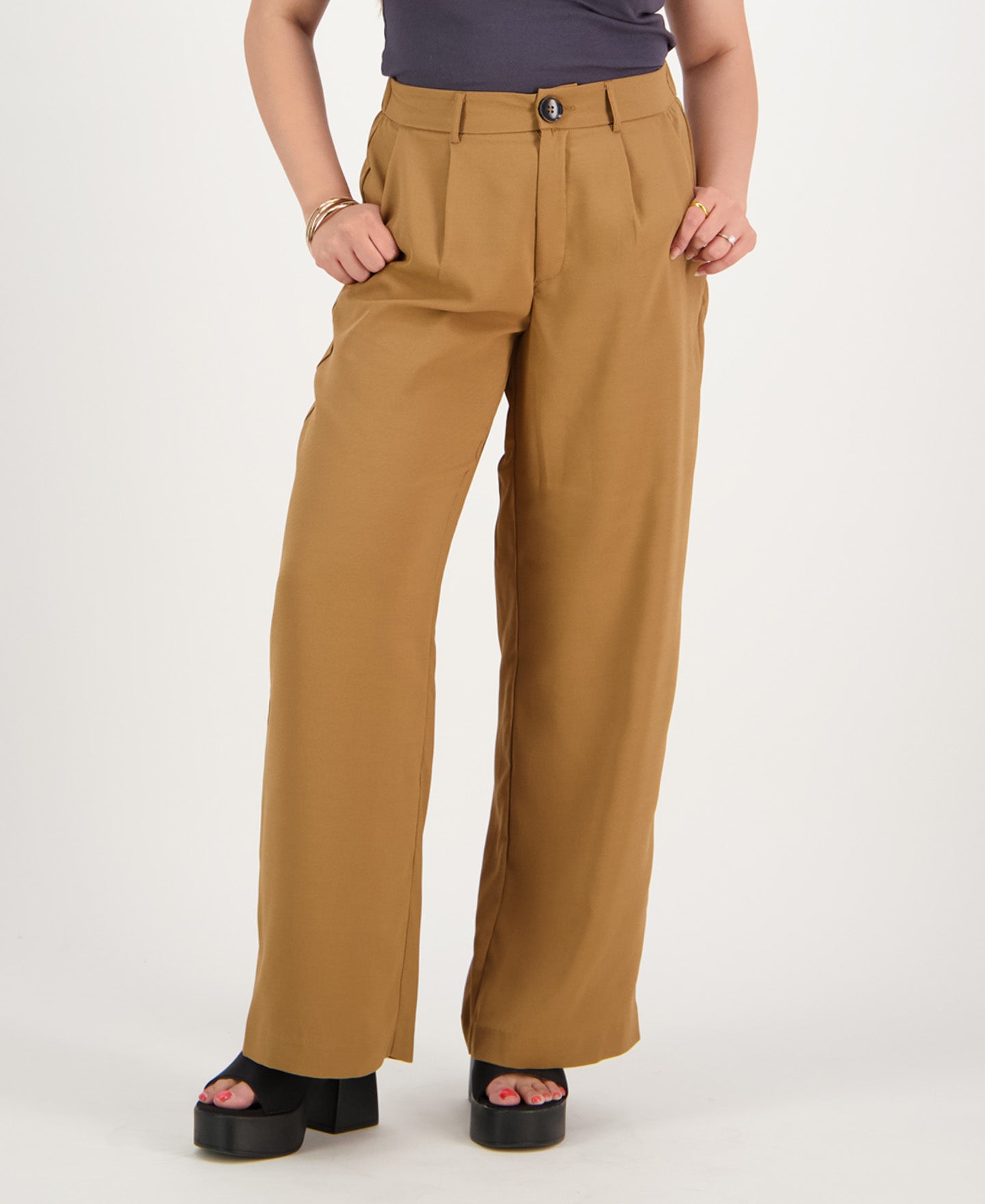 https://www.postie.co.nz/content/products/womens-lightweight-tailored-pant-coconut-a-outfit-820801.jpg