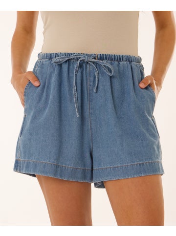 Women's Tie Waist Soft Denim Shorts in Light Wash Postie